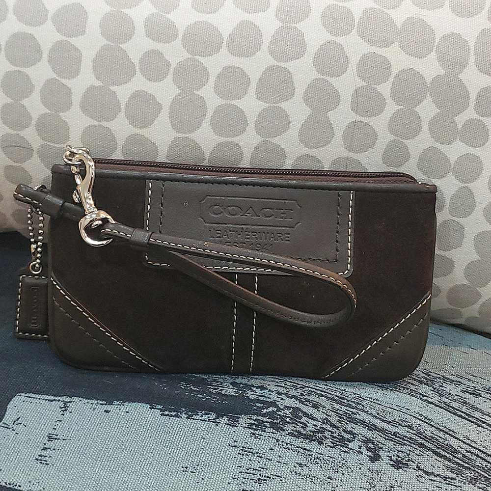 NWOT-COACH Brown Suede Wristlet